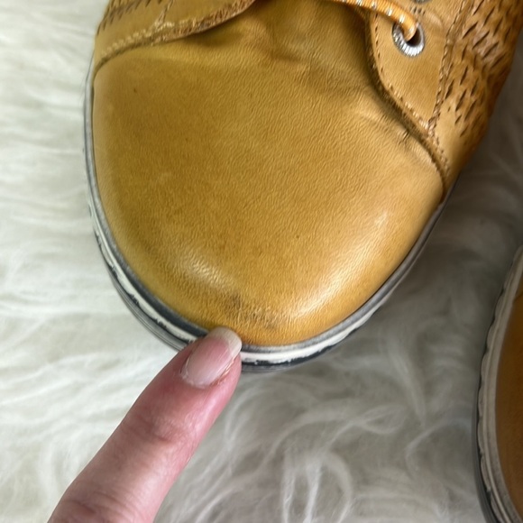 Andrea Conti Taupe/Tan Leather Distressed Wear Lived In Finish Size EU 37 - Picture 13 of 14